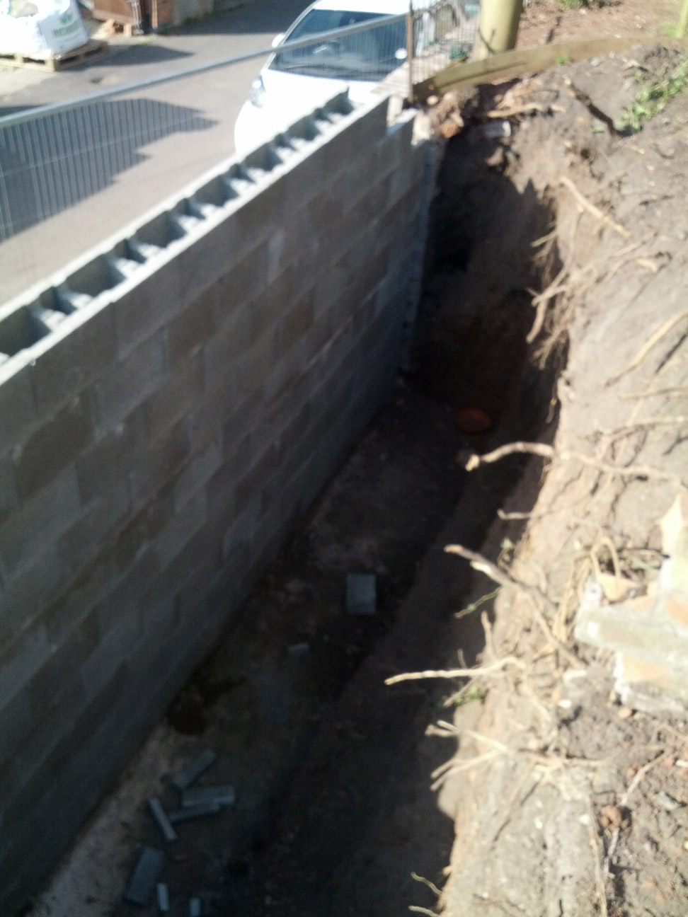 retaining-wall-house-in-worcester-4